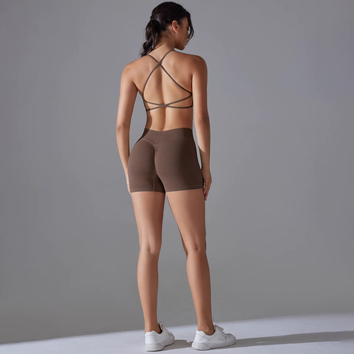 Solid Hip Lifting Active Shorts
