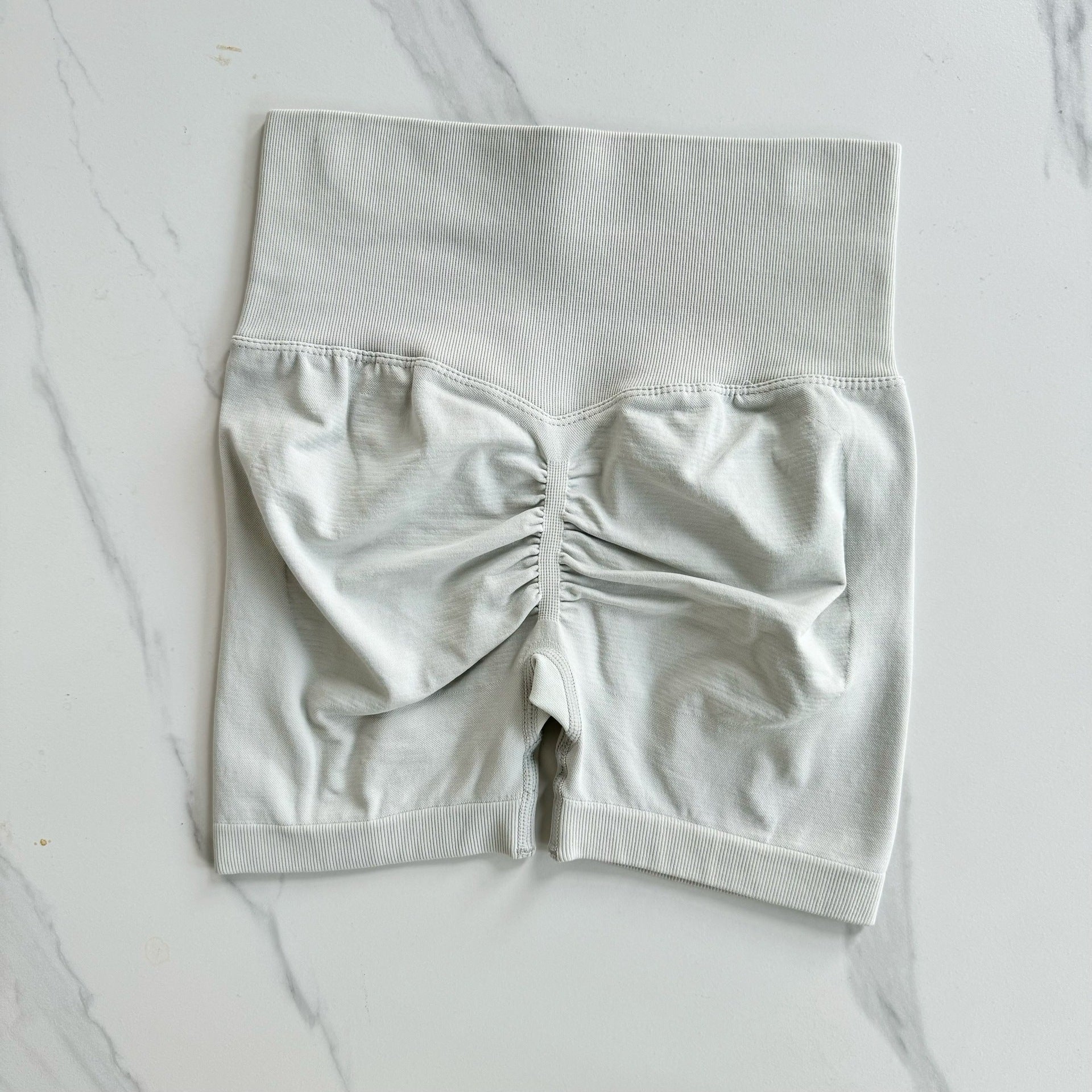 Solid Hip Lifting Active Shorts