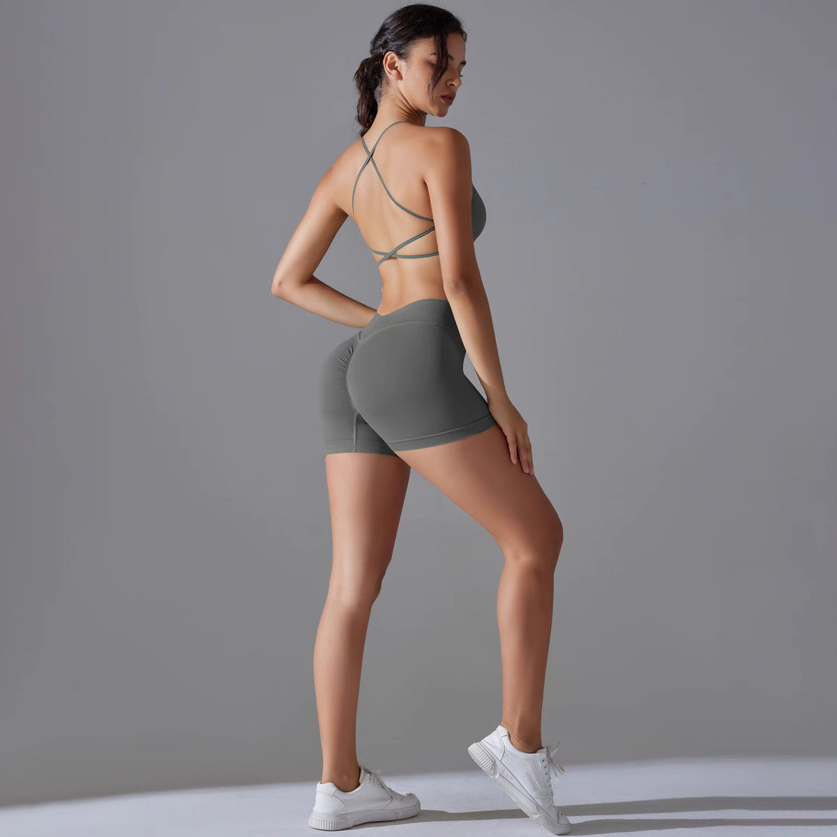 Solid Hip Lifting Active Shorts