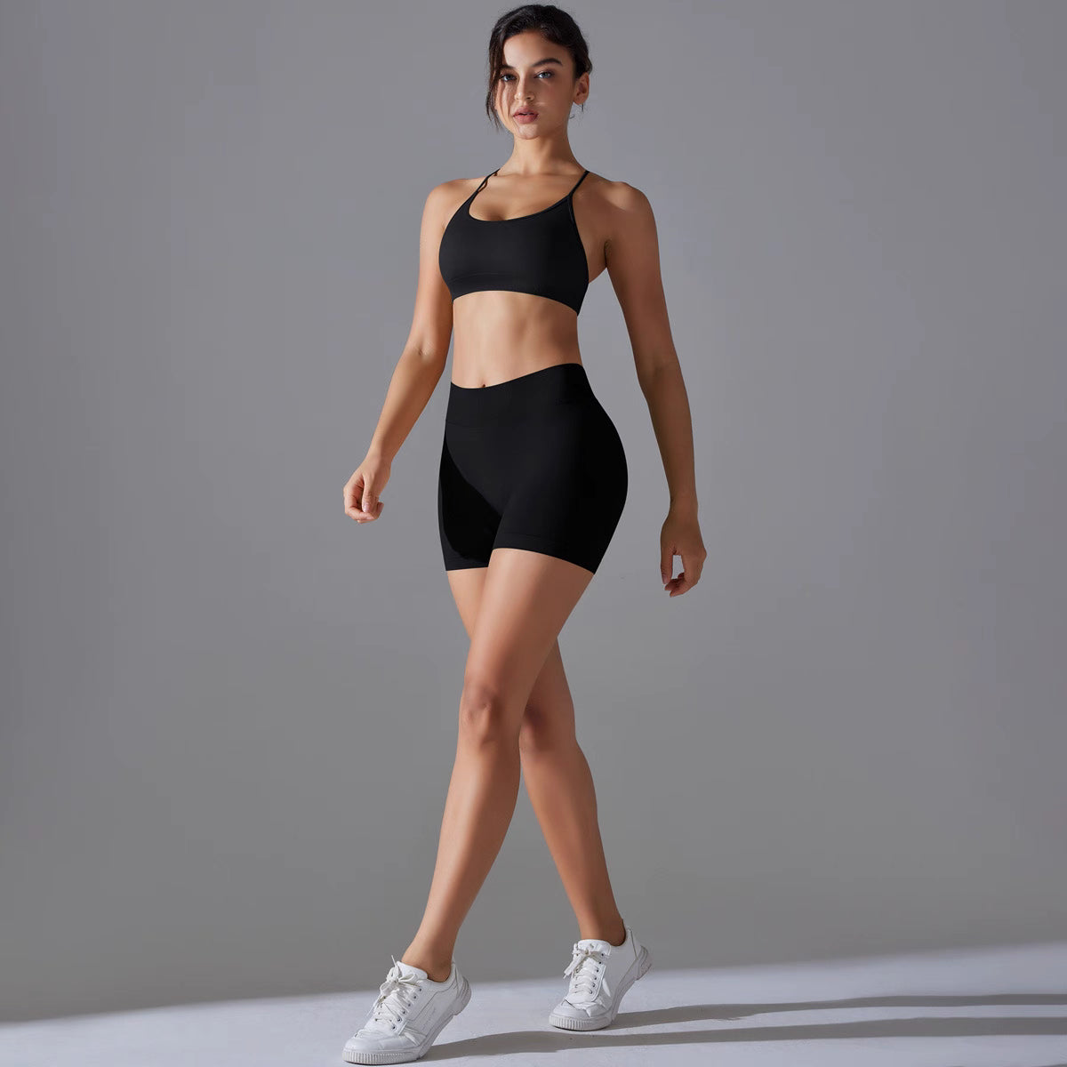 Solid Hip Lifting Active Shorts