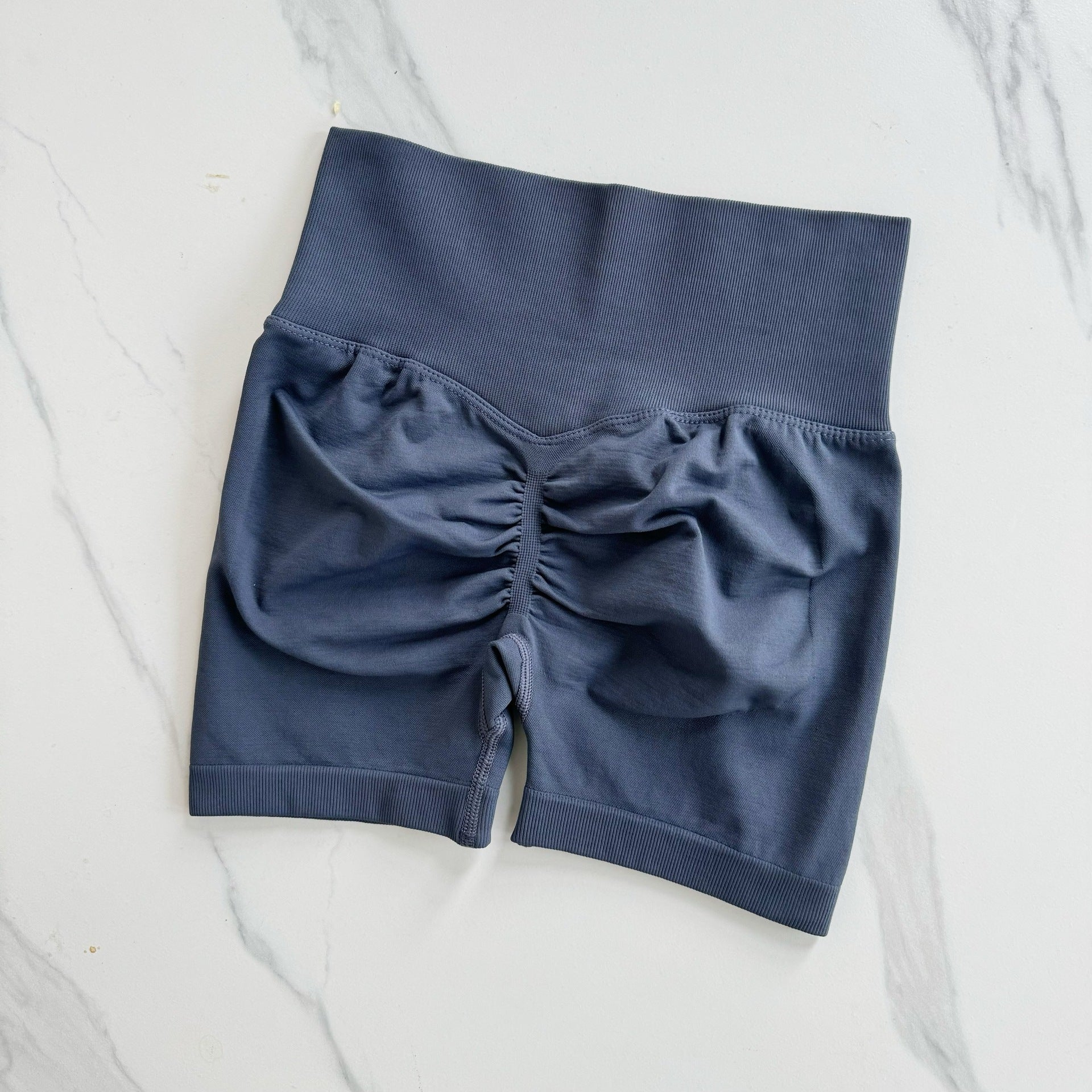 Solid Hip Lifting Active Shorts